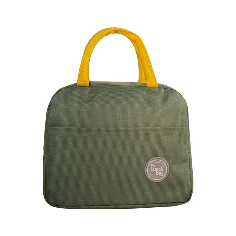 SIN 937, LONCHERA OBENTO. Lonchera con interior metalizado que mantiene tus alimentos frescos y protegidos, mientras que su diseño compacto y ligero la convierten en una compañera ideal para el día a día. Cuenta con una bolsa frontal de fácil acceso que permite guardar utensilios pequeños o snacks adicionales. Además, las asas resistentes te permiten sujetarla cómodamente para cualquier desplazamiento.